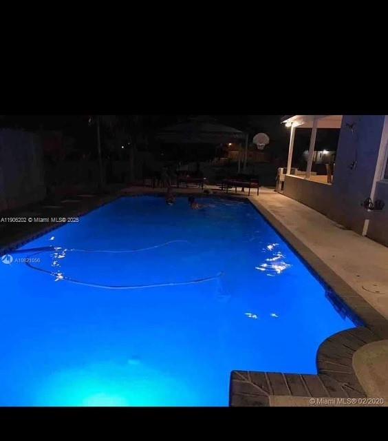 MEADOW WOOD MANOR #4 - Residential