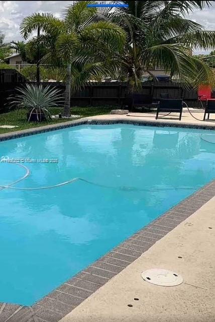 MEADOW WOOD MANOR #4 - Residential