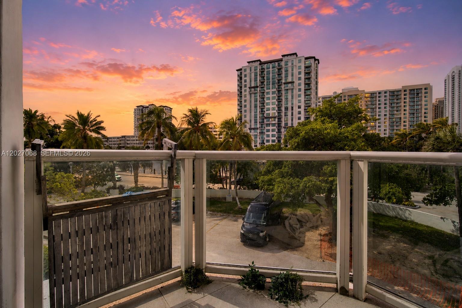 100 Bayview Dr 205