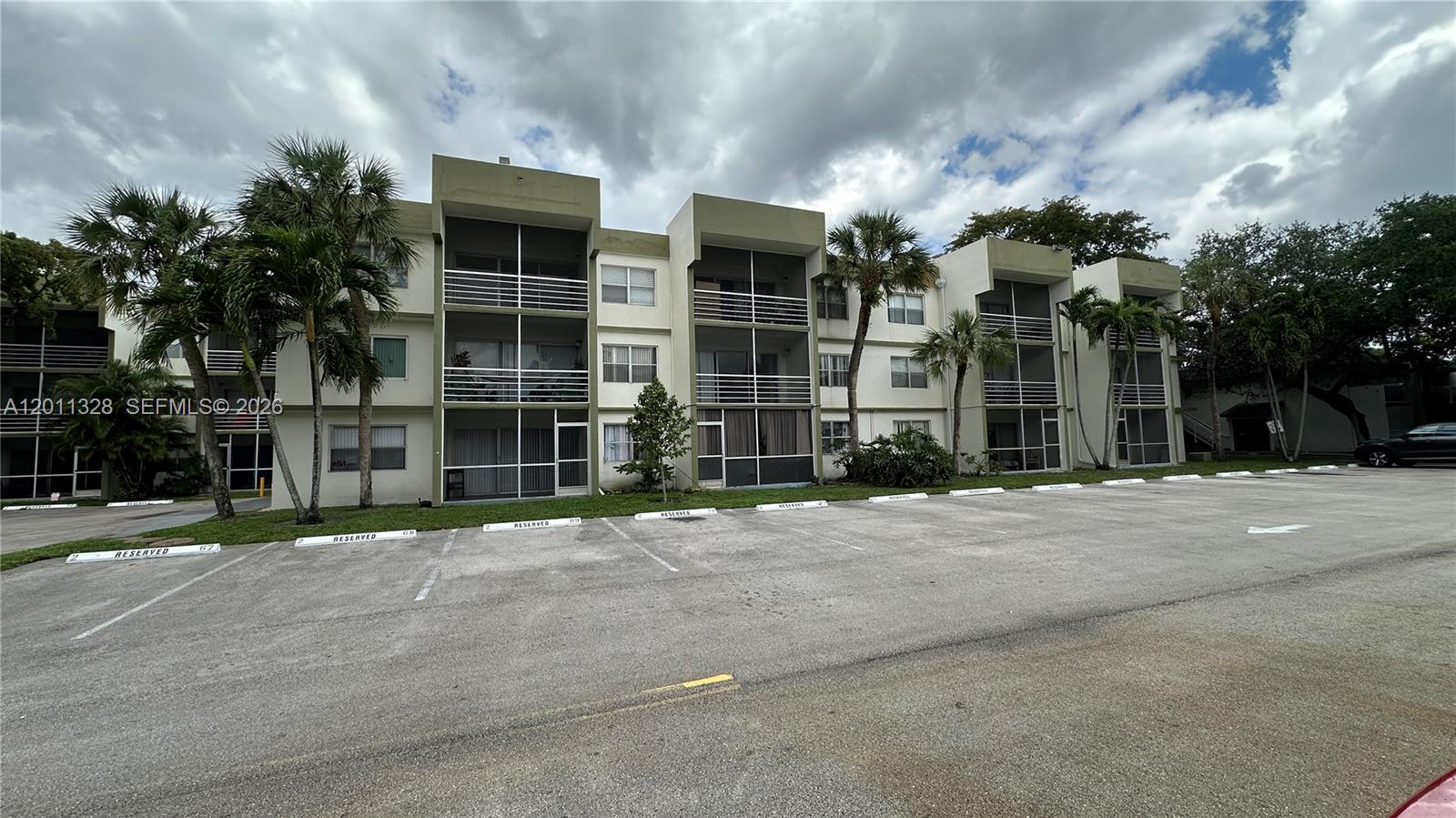 4215 N University Dr 101