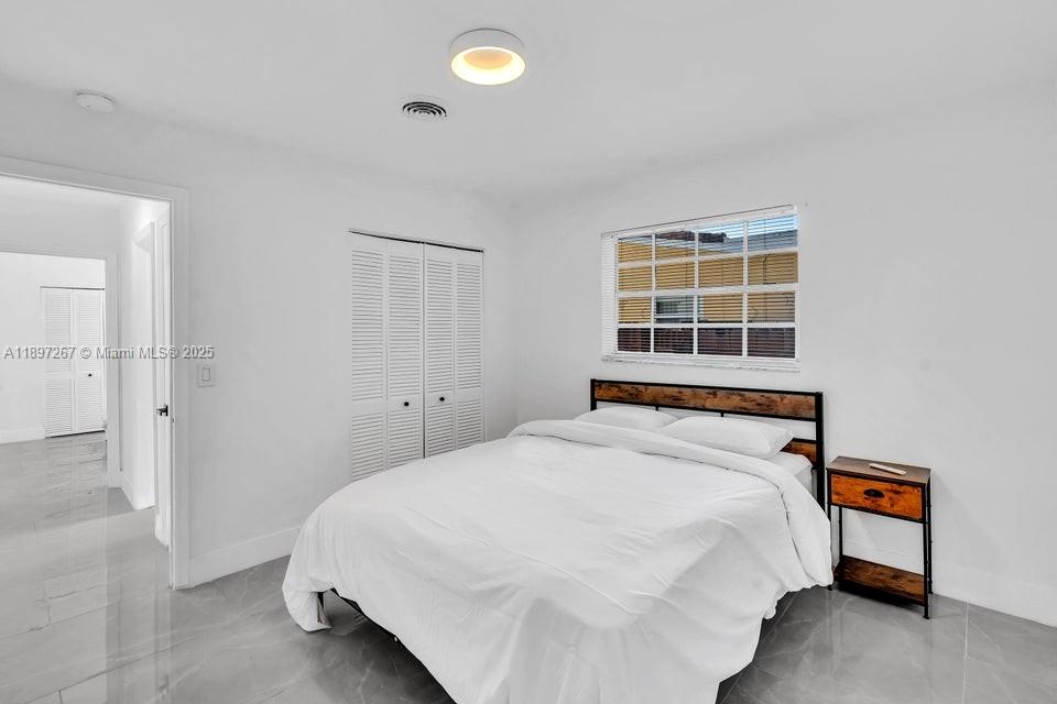 FLAMINGO MANORS - Residential
