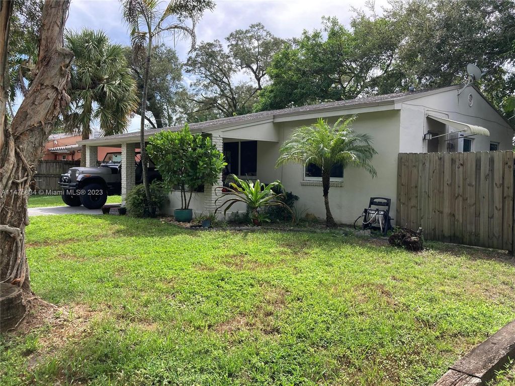 Photo of 1460 SW 28th St, Fort Lauderdale, FL 33315 (MLS # A11475834)