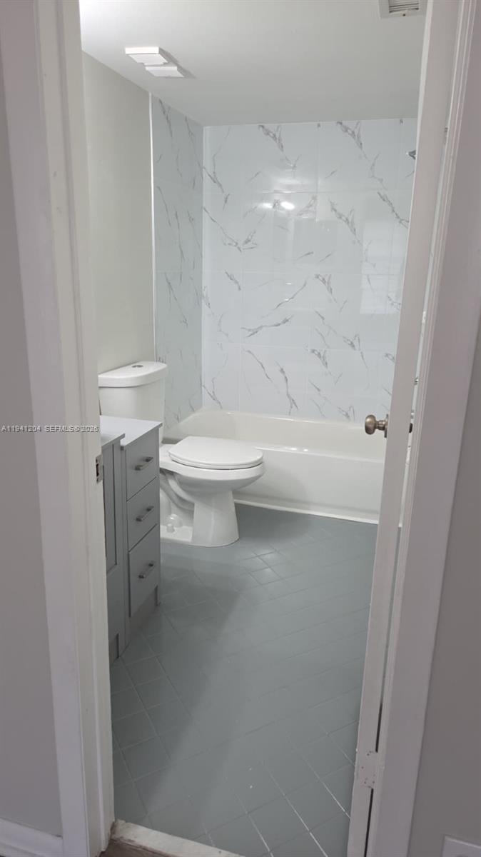 LAKE POINTE CONDOMINIUM N - Residential