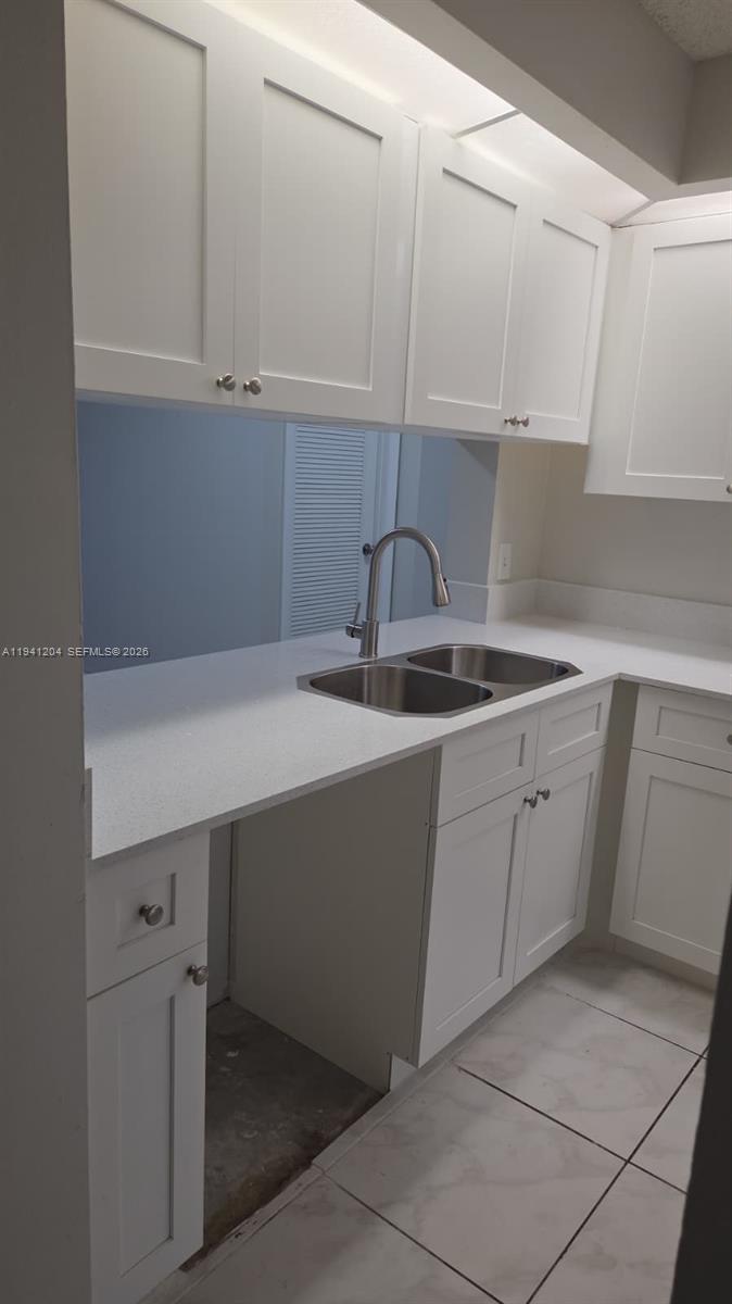 202 Lake Pointe Dr 204