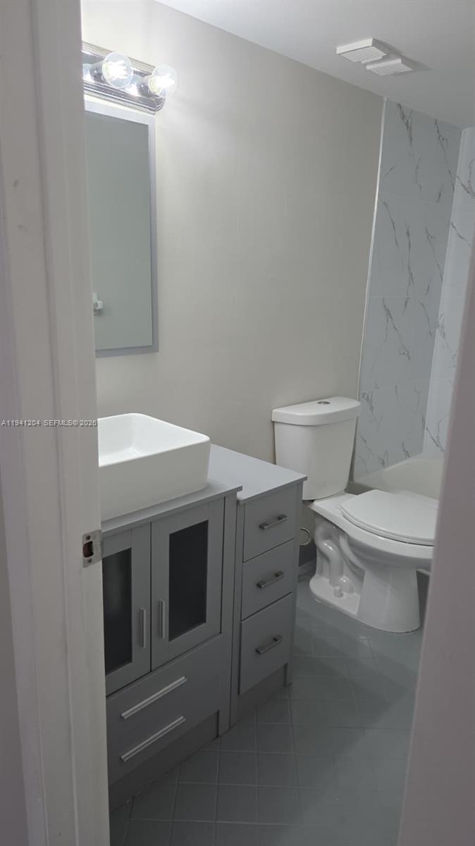 LAKE POINTE CONDOMINIUM N - Residential