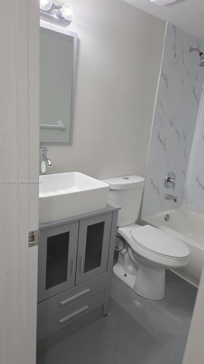 LAKE POINTE CONDOMINIUM N - Residential