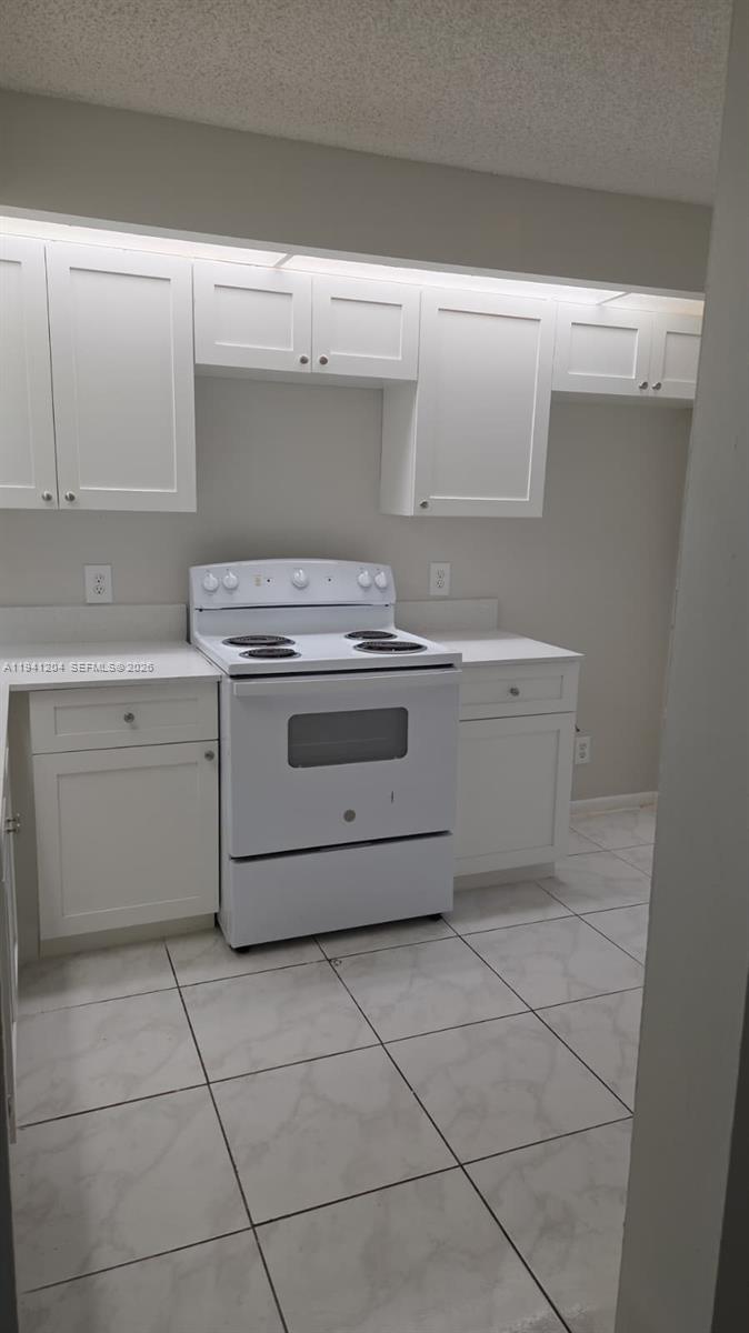 202 Lake Pointe Dr 204