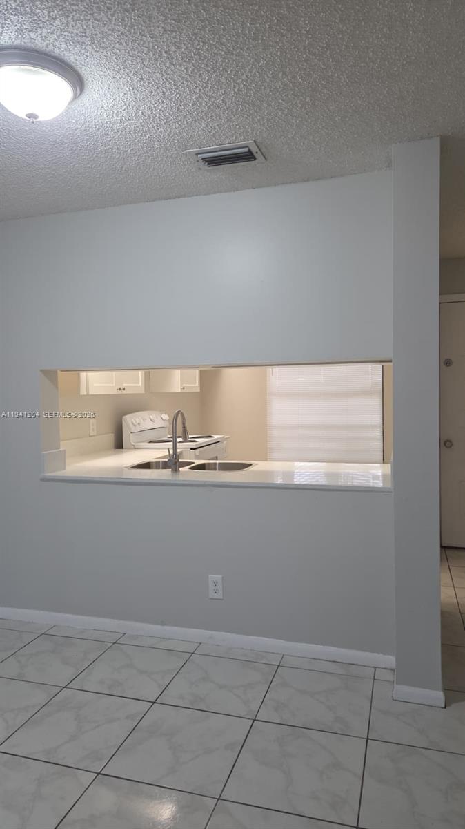 202 Lake Pointe Dr 204