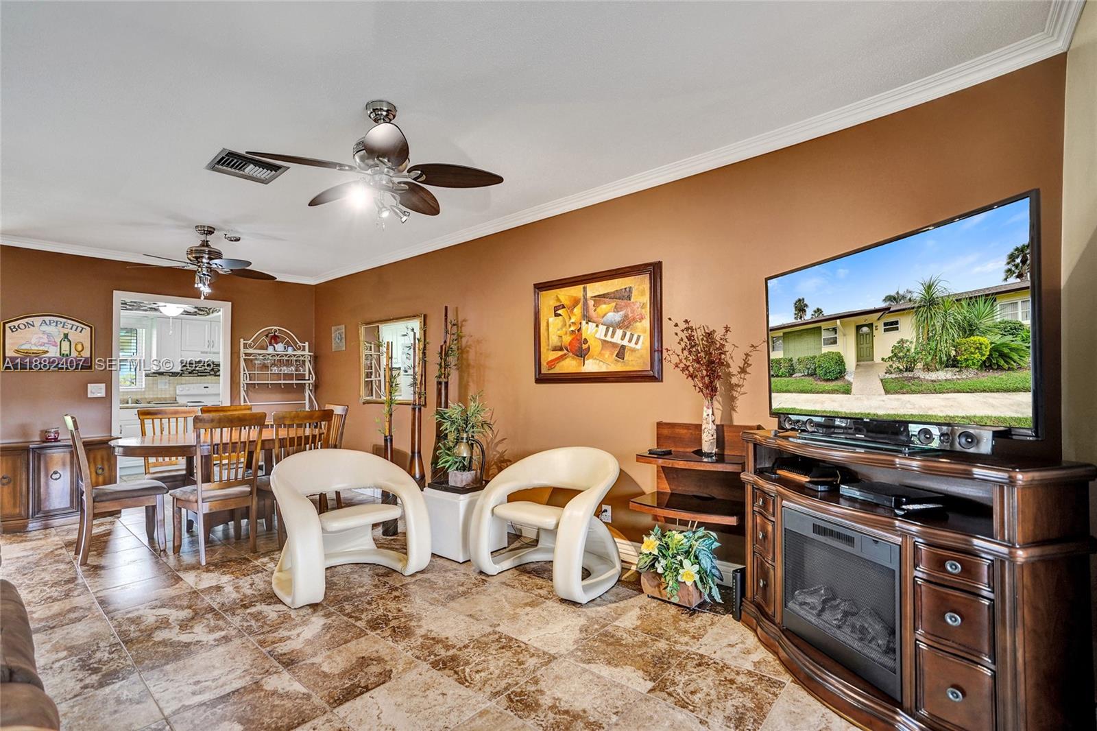 CRESTHAVEN VILLAS CONDO 2 - Residential