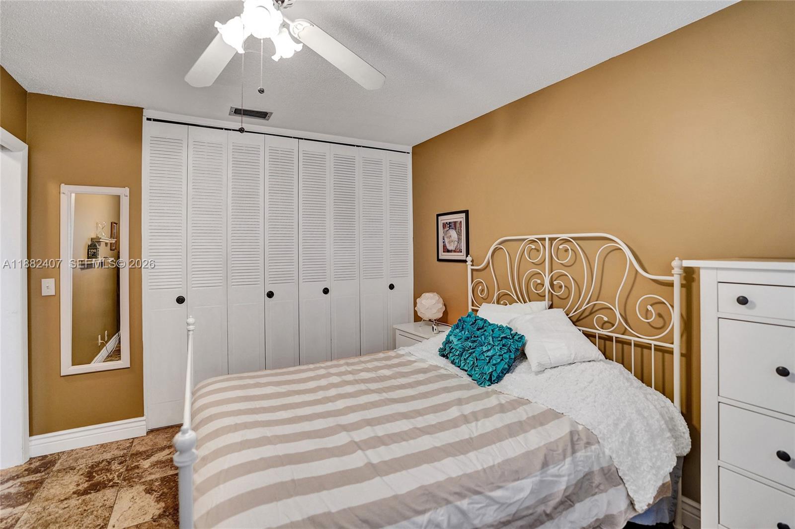 CRESTHAVEN VILLAS CONDO 2 - Residential