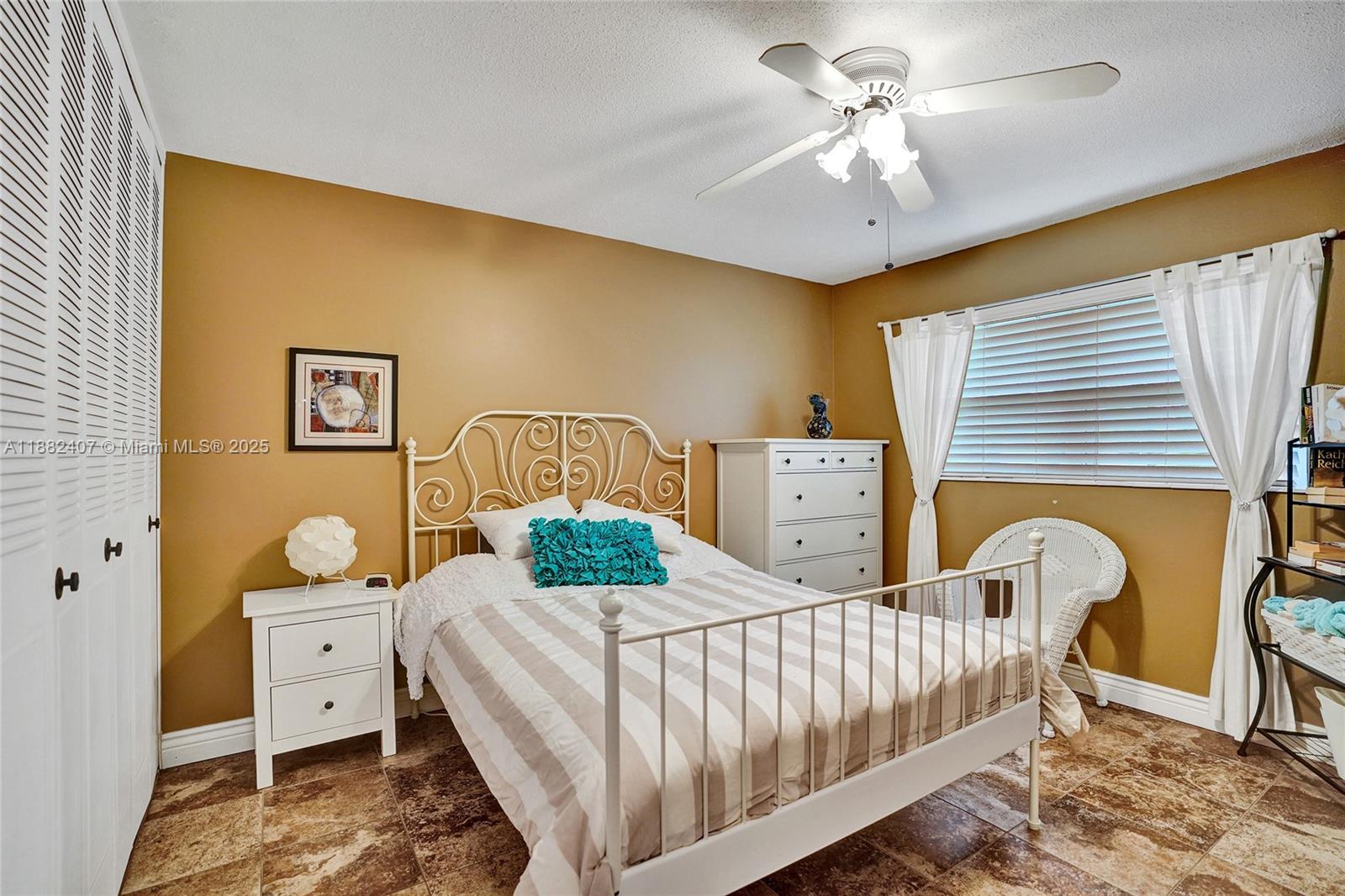 CRESTHAVEN VILLAS CONDO 2 - Residential