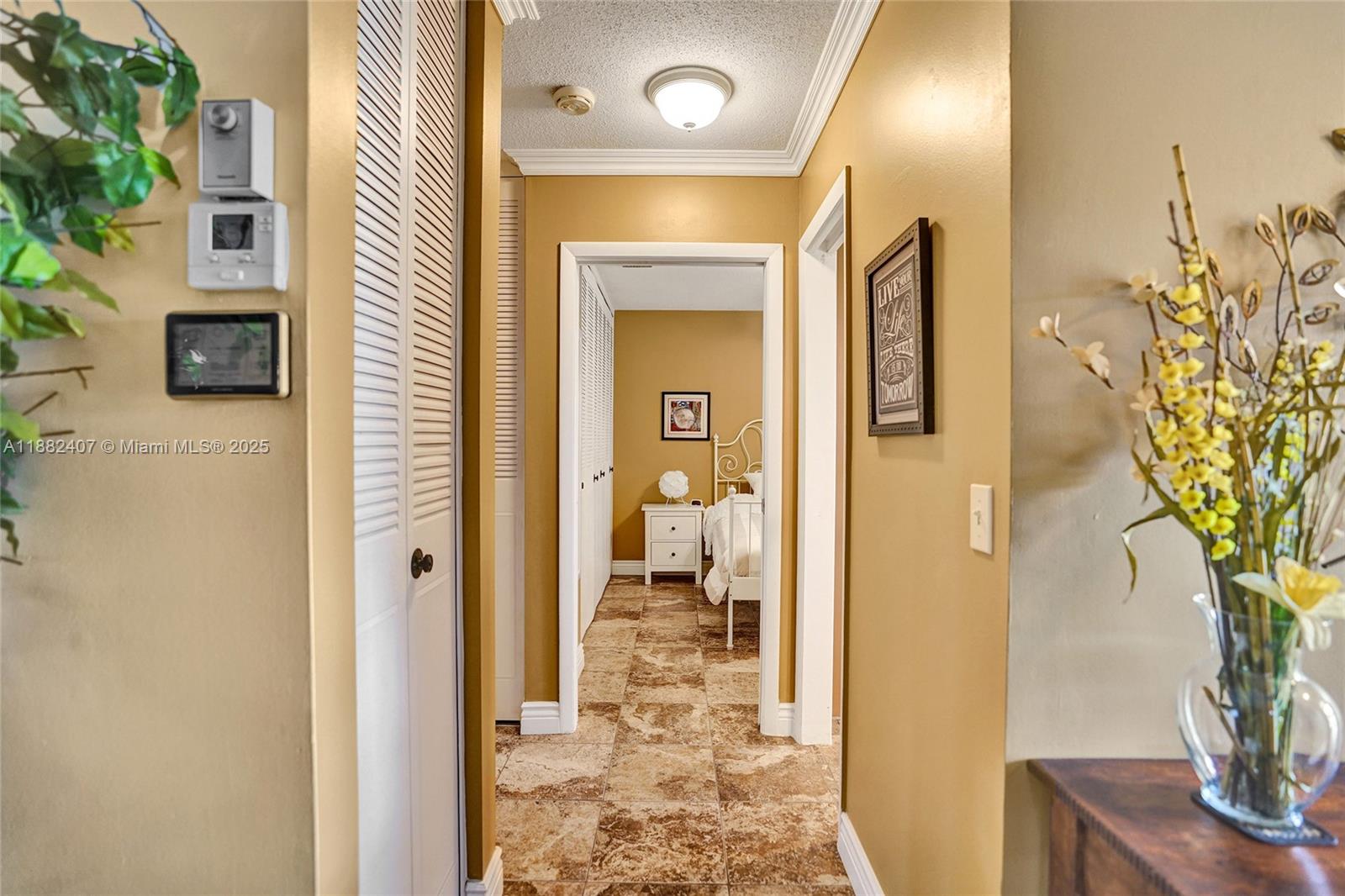 CRESTHAVEN VILLAS CONDO 2 - Residential