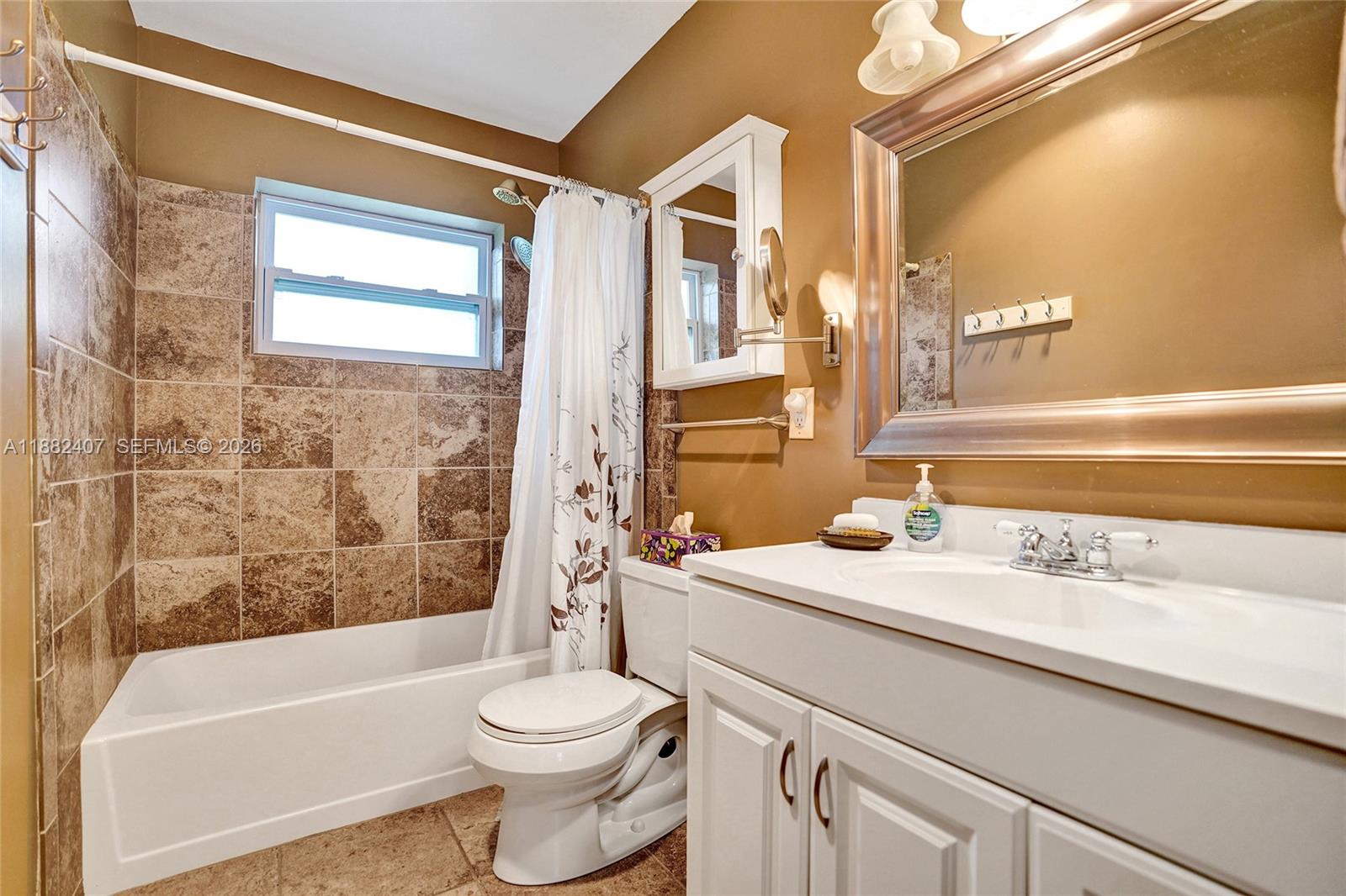 CRESTHAVEN VILLAS CONDO 2 - Residential