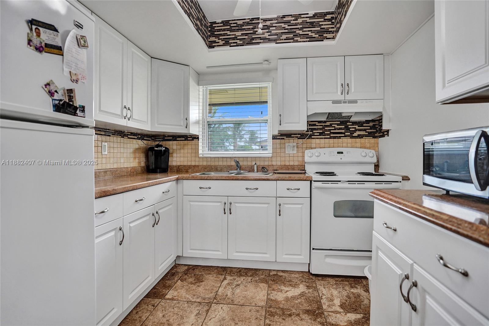 CRESTHAVEN VILLAS CONDO 2 - Residential