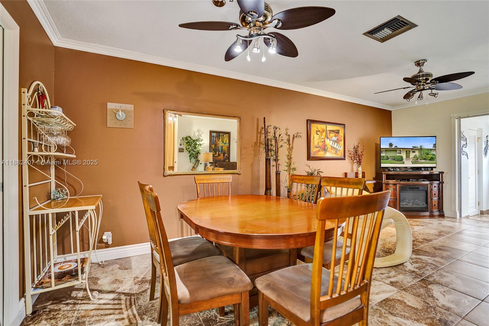 CRESTHAVEN VILLAS CONDO 2 - Residential