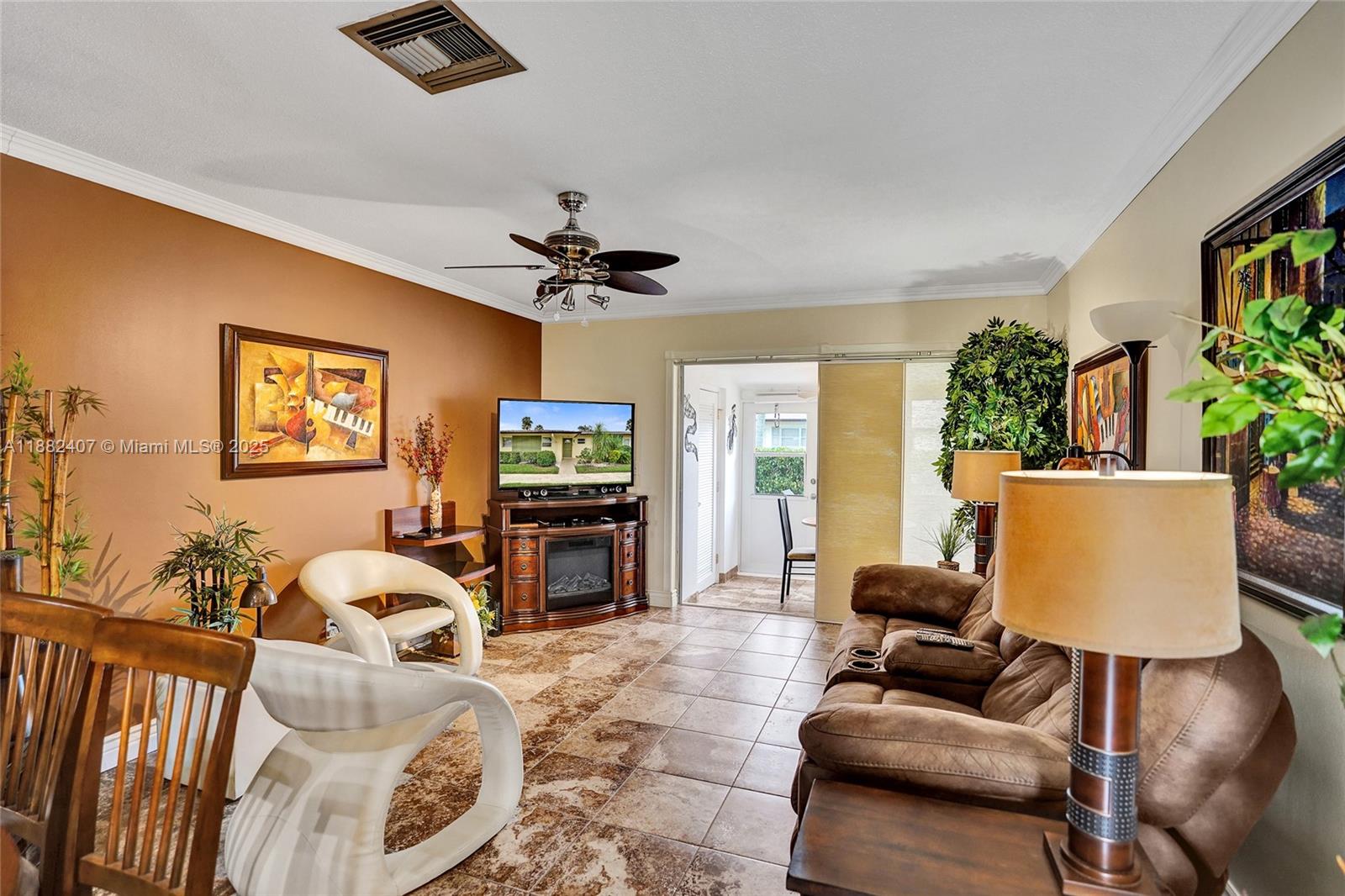 CRESTHAVEN VILLAS CONDO 2 - Residential