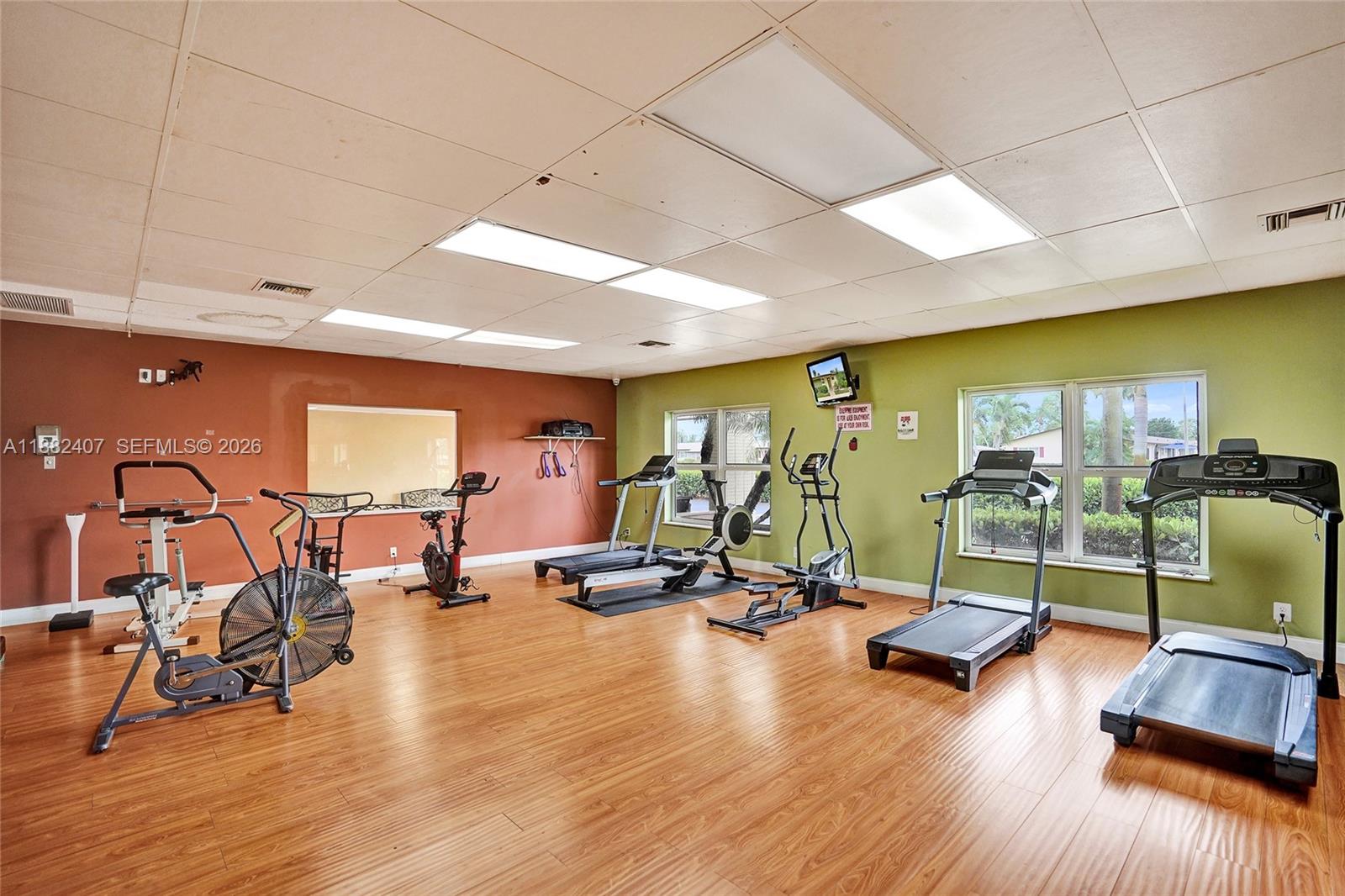 CRESTHAVEN VILLAS CONDO 2 - Residential