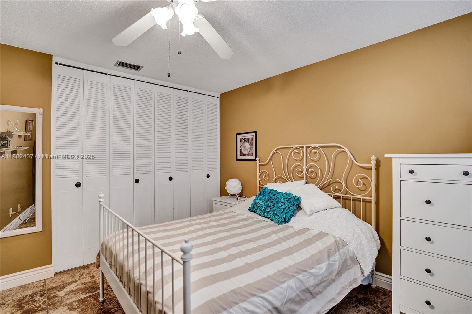 CRESTHAVEN VILLAS CONDO 2 - Residential