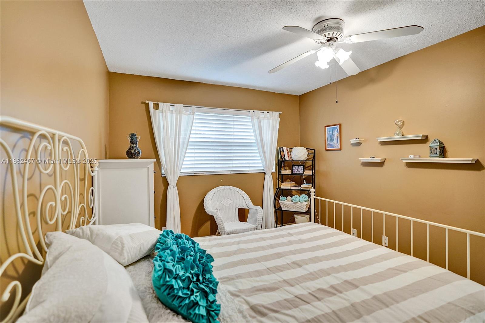 CRESTHAVEN VILLAS CONDO 2 - Residential