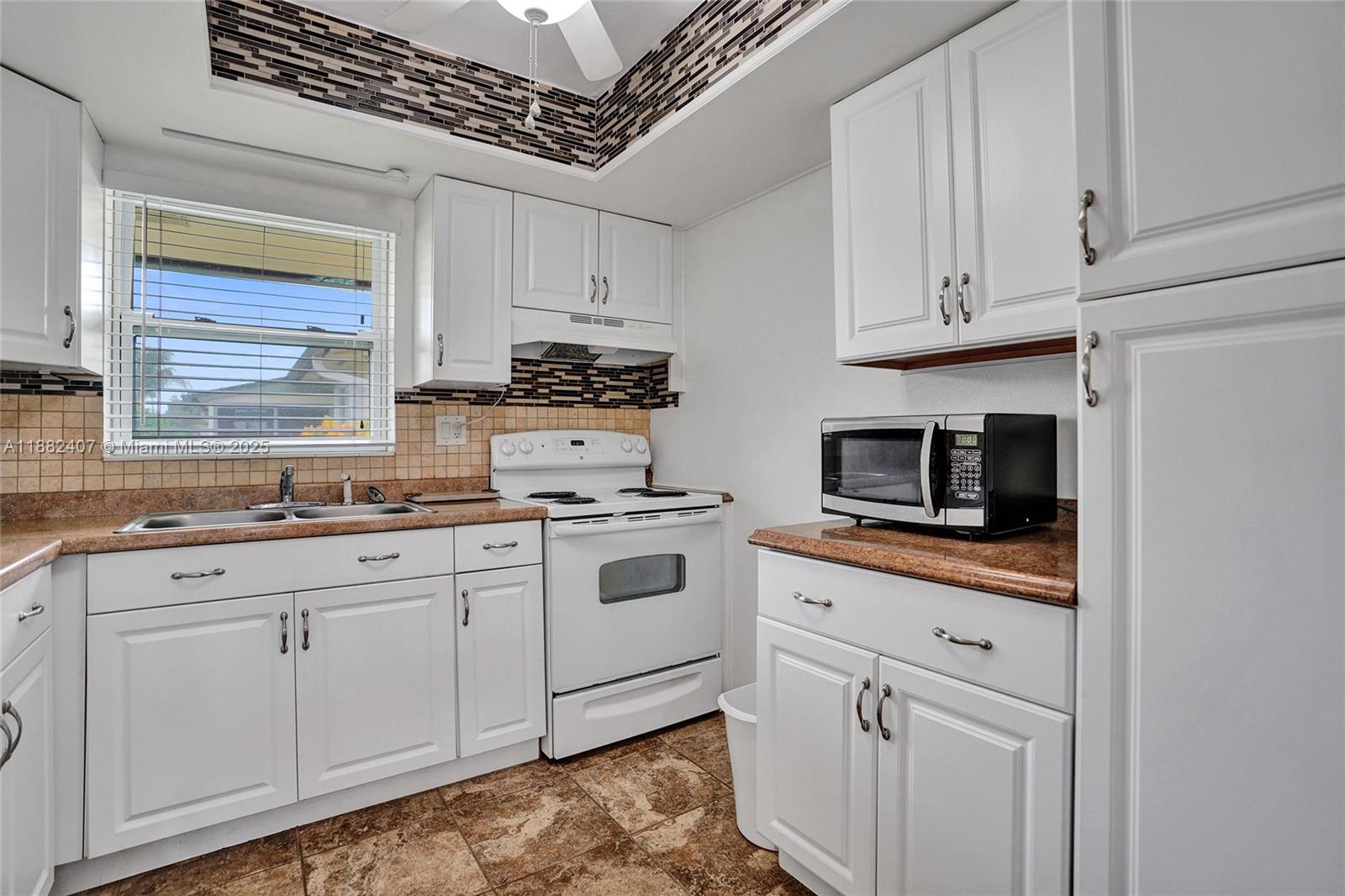 CRESTHAVEN VILLAS CONDO 2 - Residential