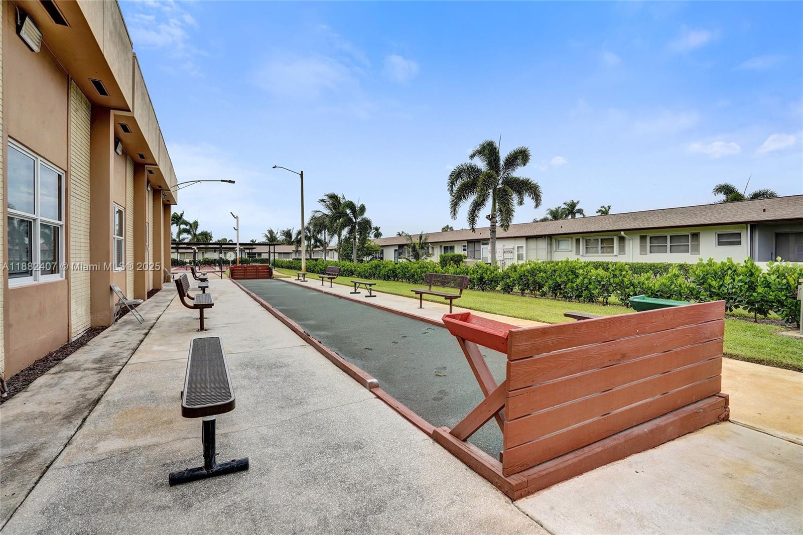 CRESTHAVEN VILLAS CONDO 2 - Residential