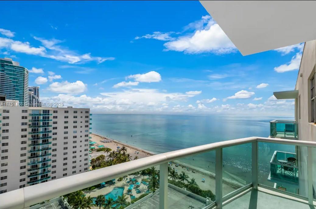 3901 S Ocean Dr PH16D