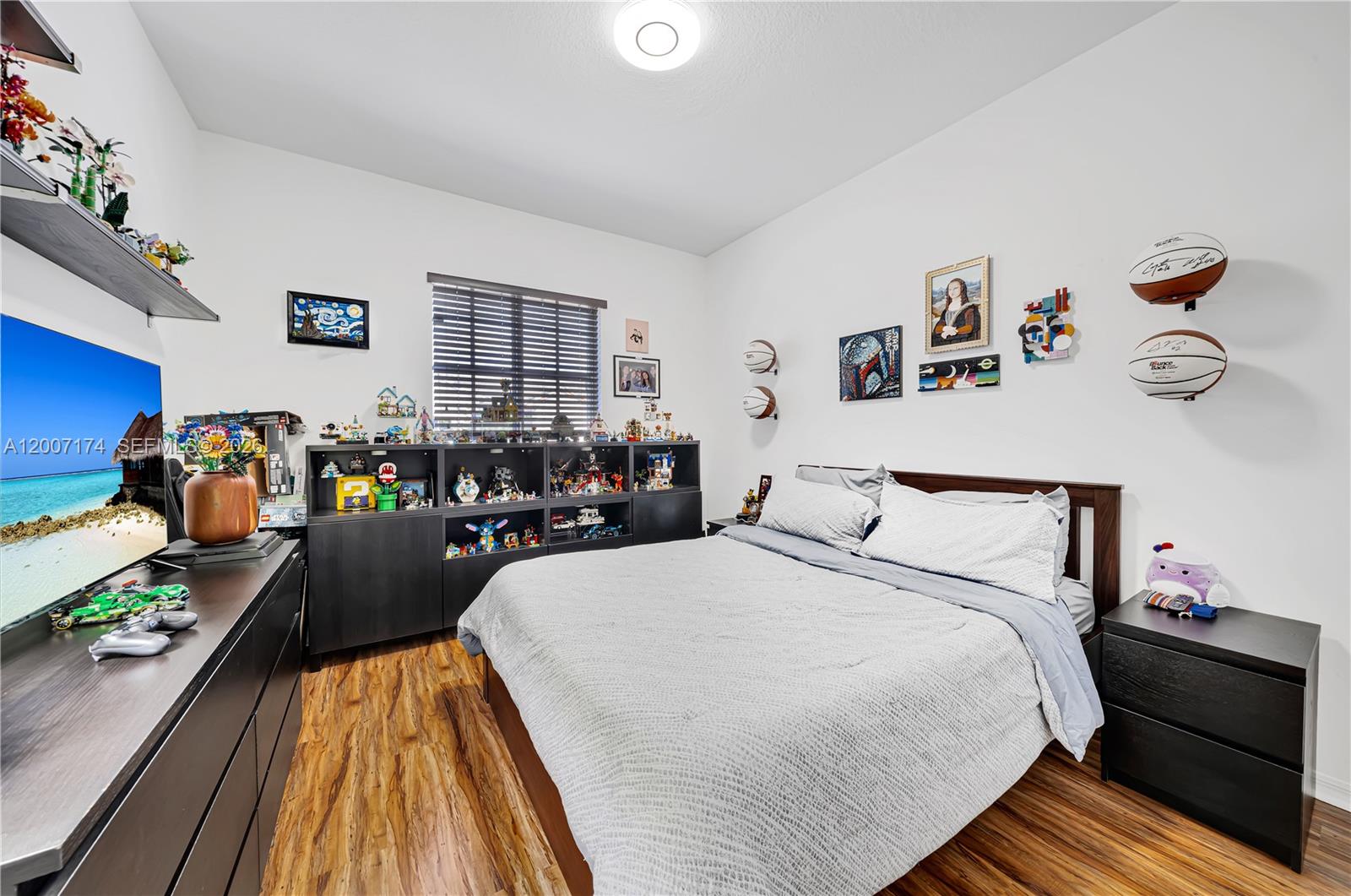 KENDALL VILLAGE TOWNVILLA - Residential