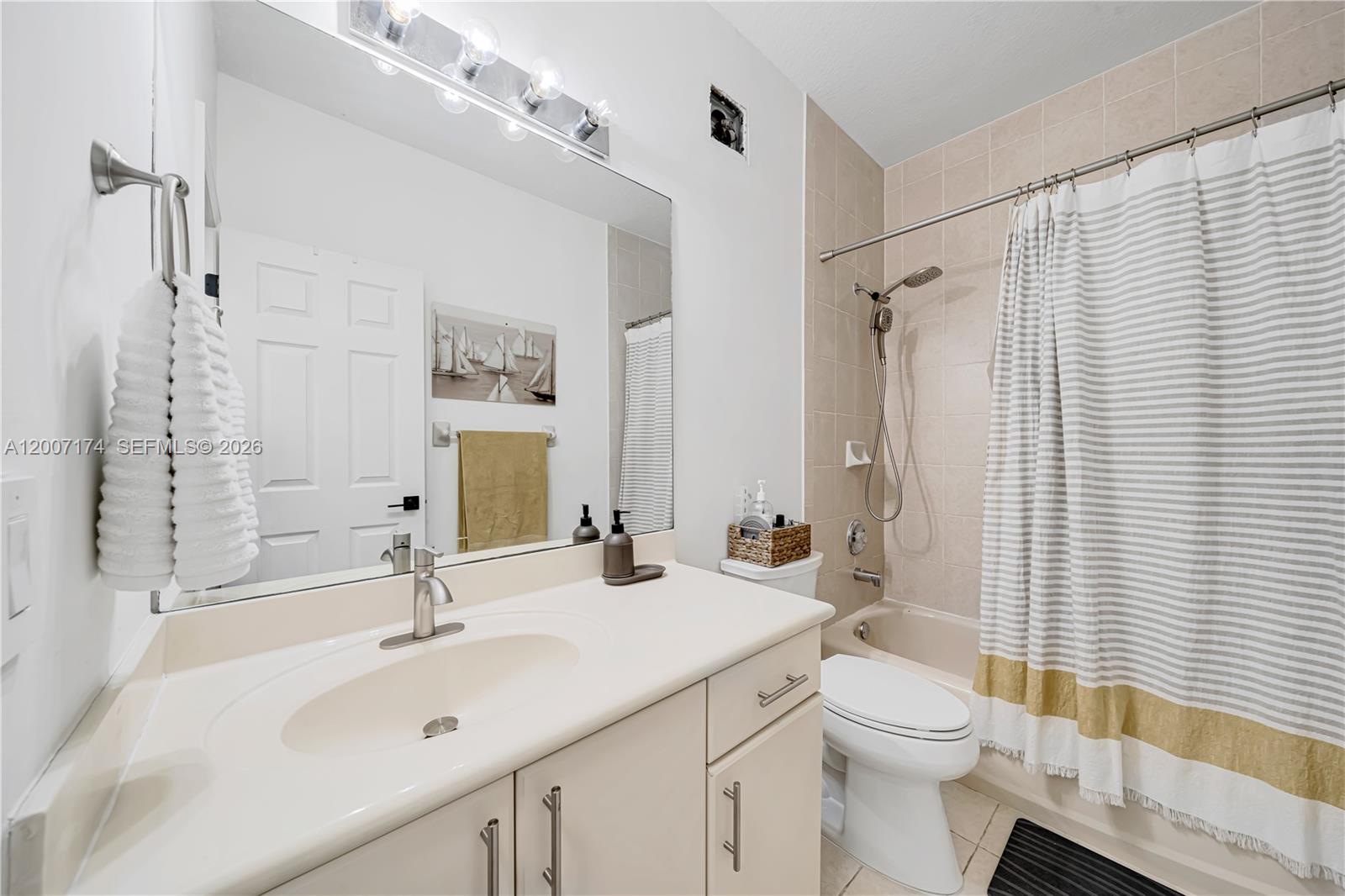 KENDALL VILLAGE TOWNVILLA - Residential