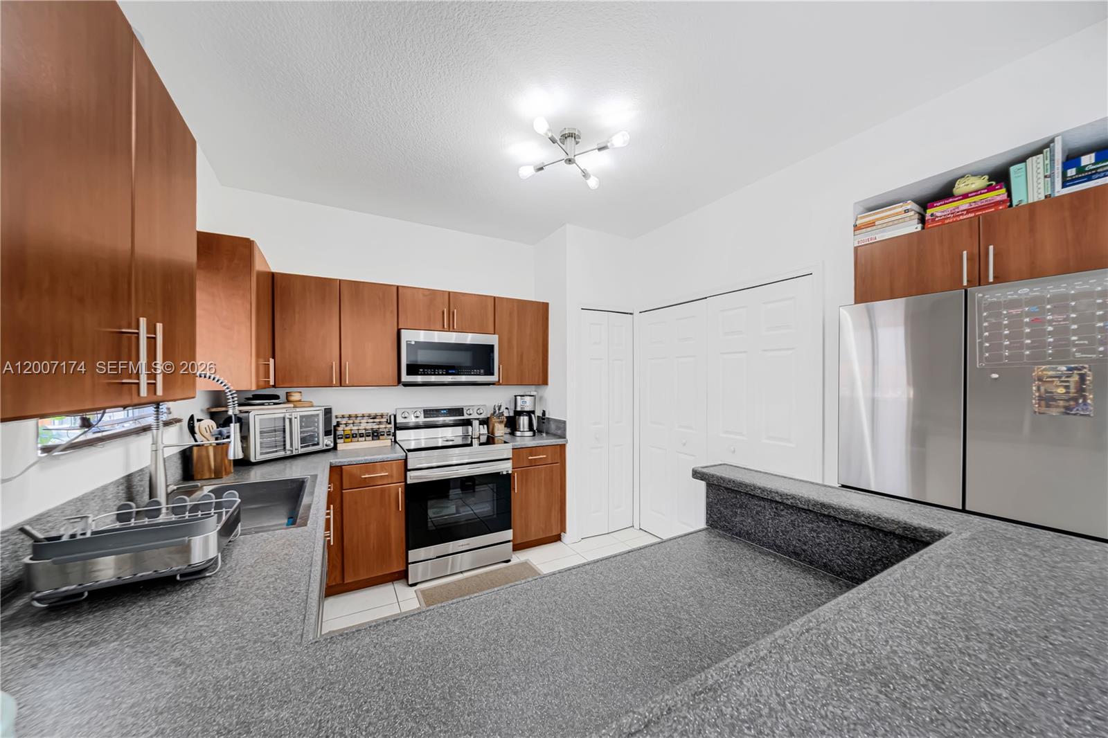 KENDALL VILLAGE TOWNVILLA - Residential