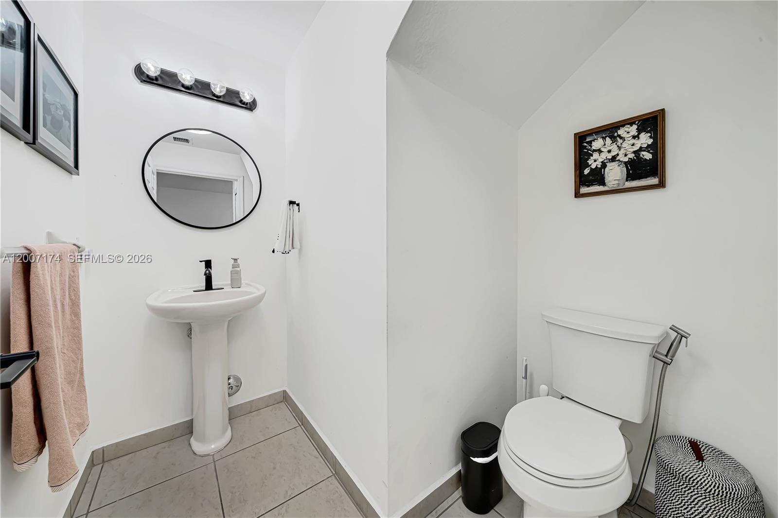 KENDALL VILLAGE TOWNVILLA - Residential