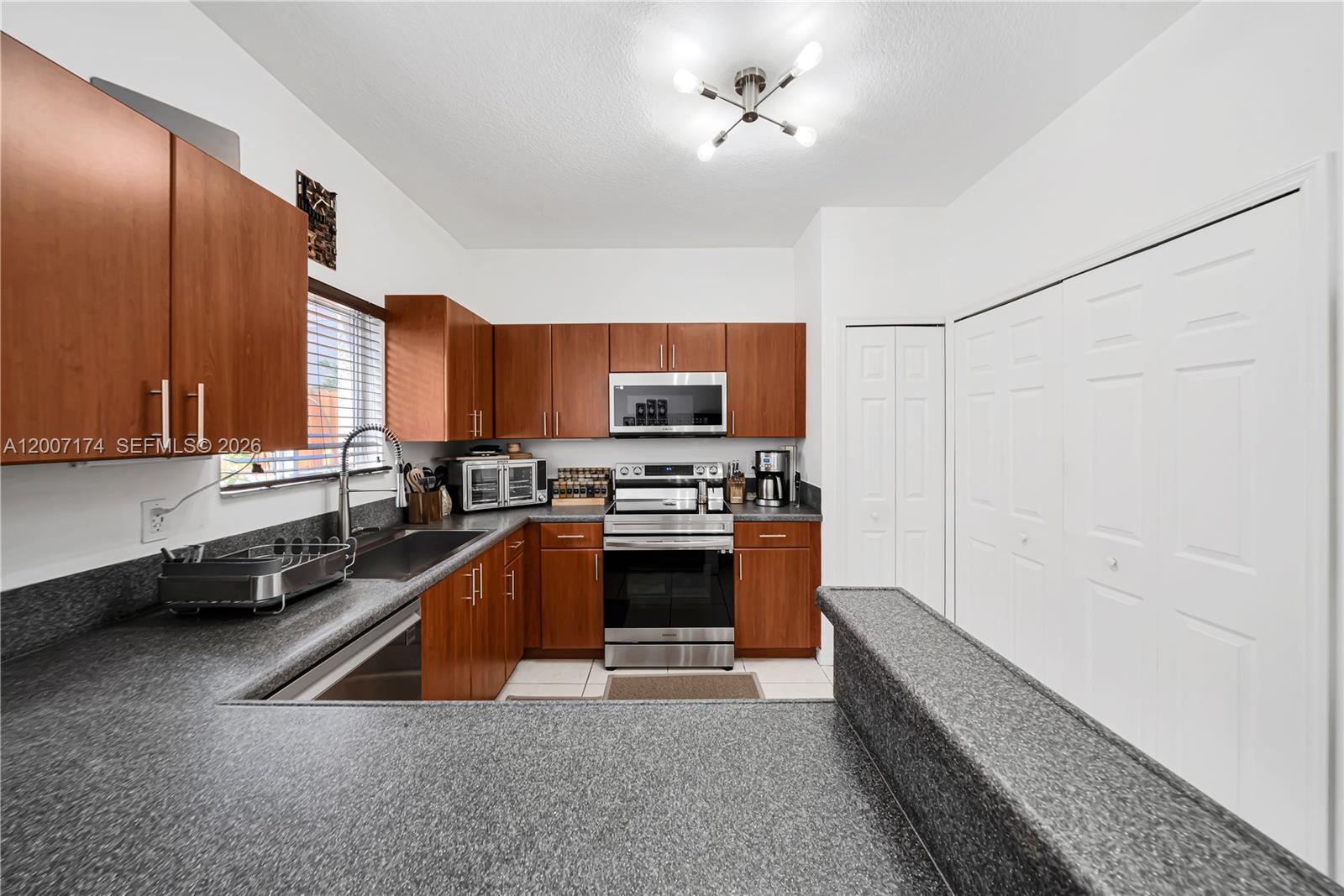 KENDALL VILLAGE TOWNVILLA - Residential