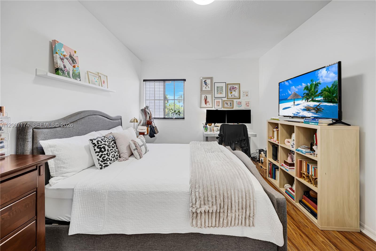 KENDALL VILLAGE TOWNVILLA - Residential