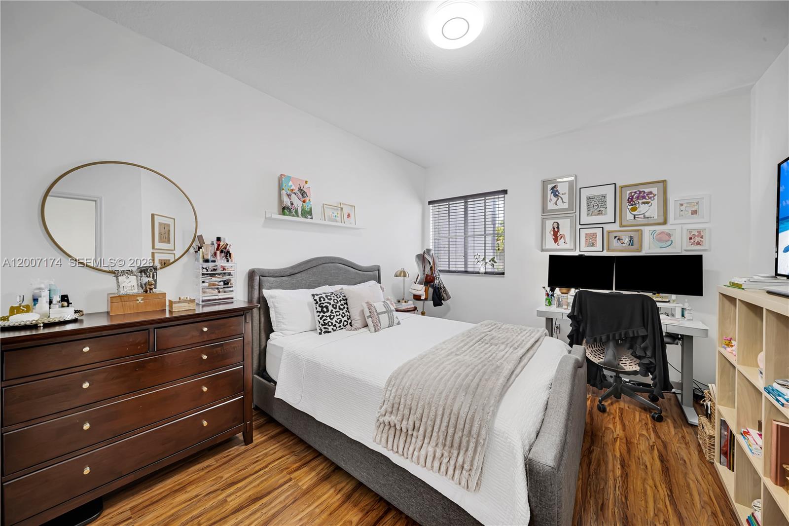 KENDALL VILLAGE TOWNVILLA - Residential