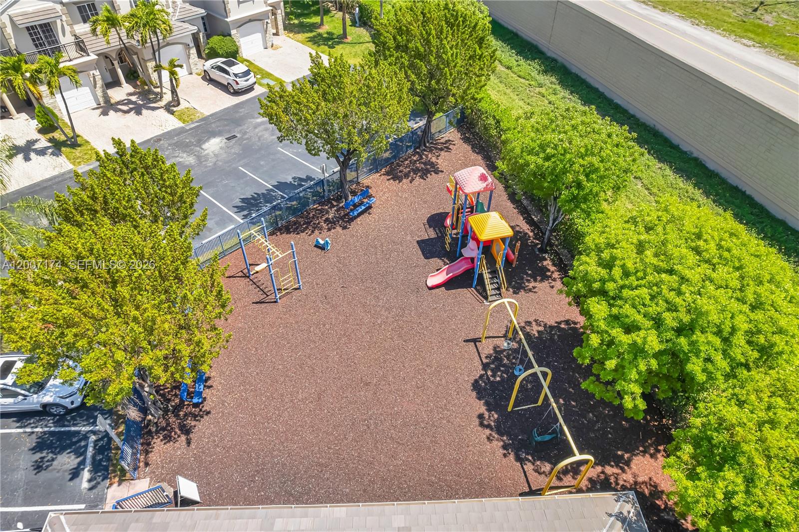 KENDALL VILLAGE TOWNVILLA - Residential