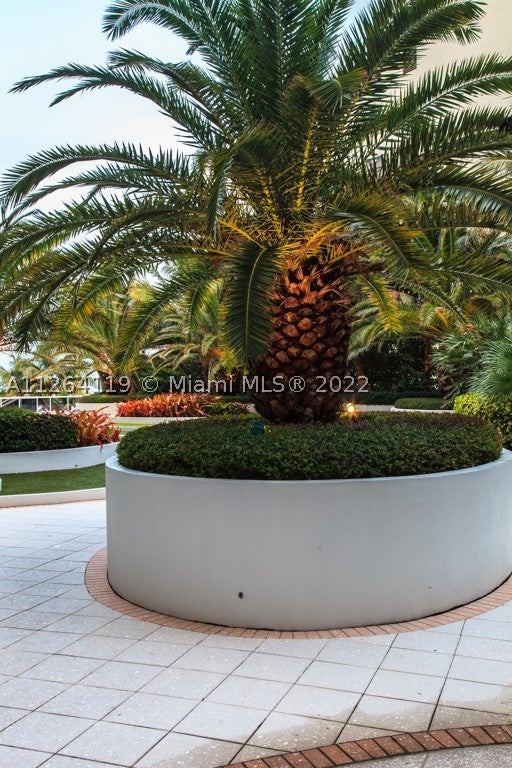 100 Lincoln Rd 943