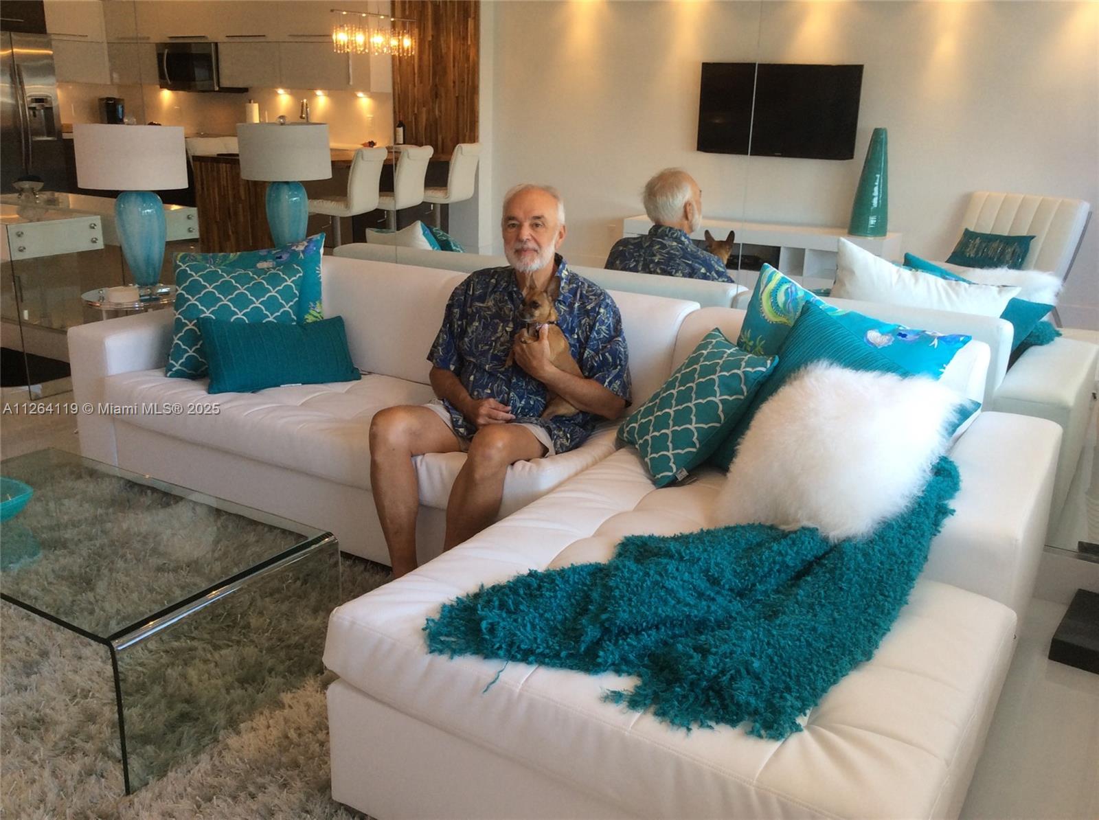 THE DECOPLAGE CONDO - Residential Lease