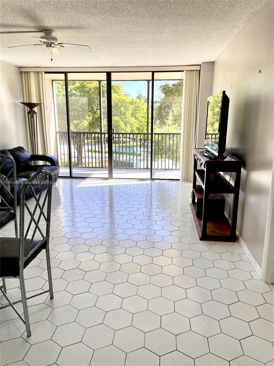 3301 N Country Club Dr 309