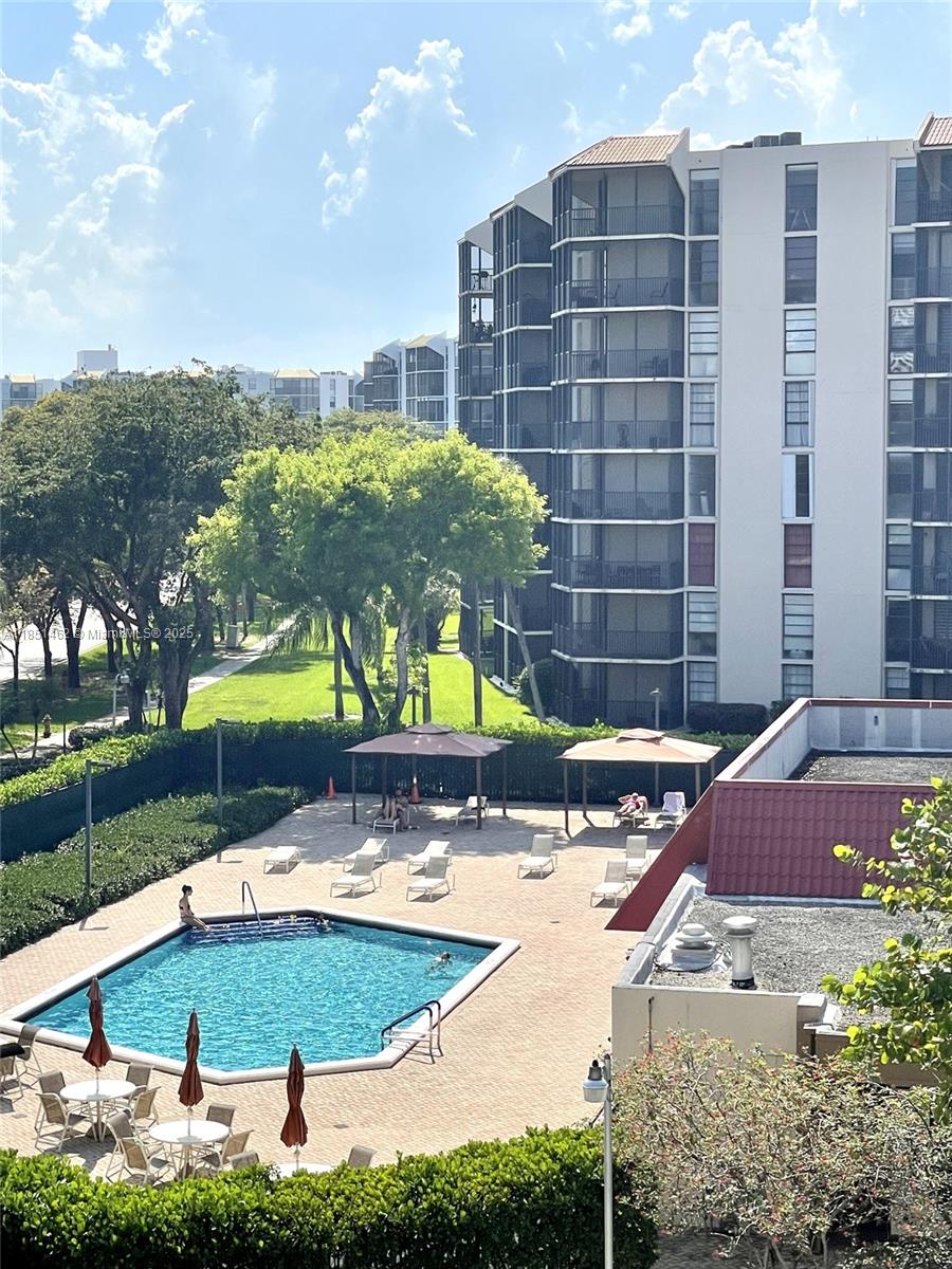 BRAVURA I CONDO - Residential