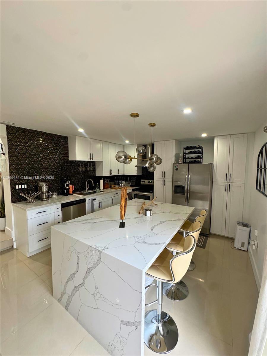 961 Swan Ave 0