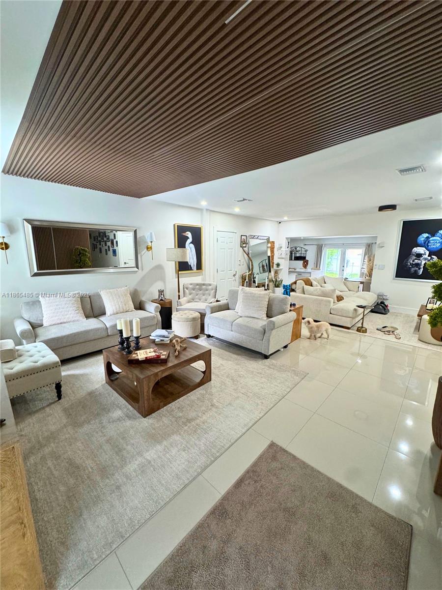 961 Swan Ave 0
