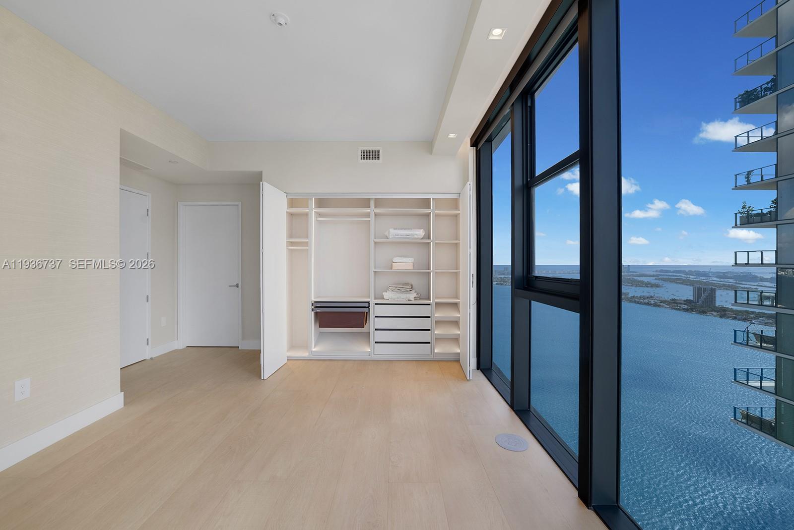 ARIA RESERVE MIAMI - Residential