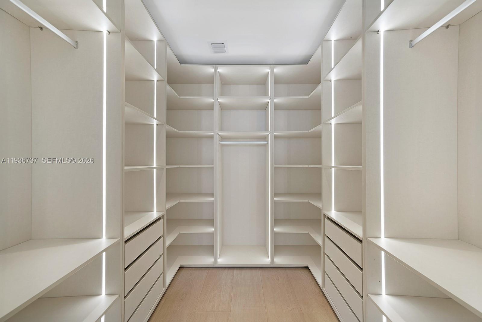 ARIA RESERVE MIAMI - Residential