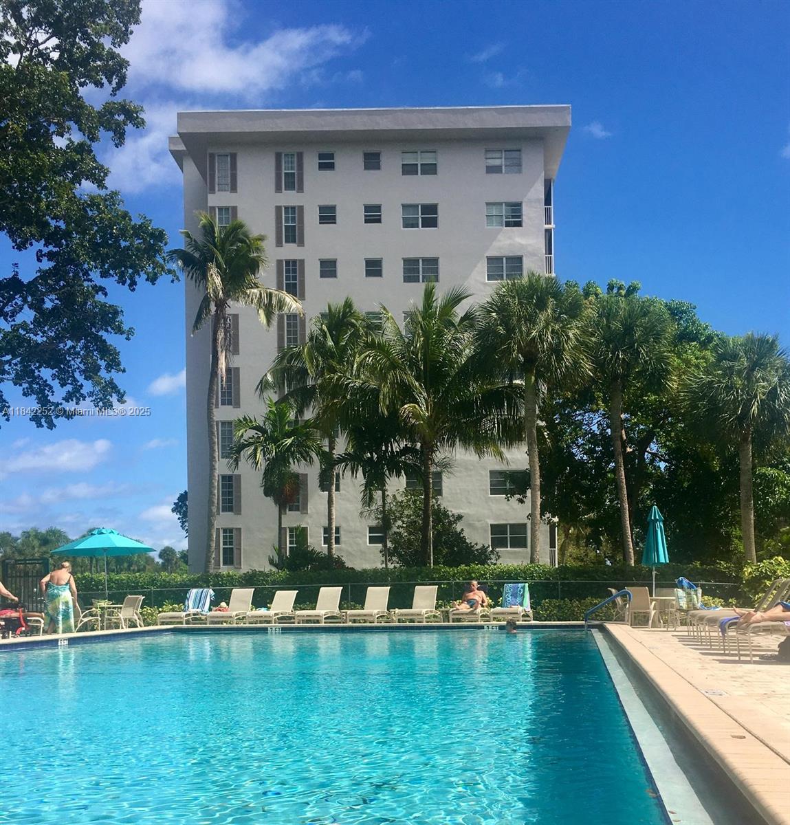 3250 N Palm Aire Dr 710