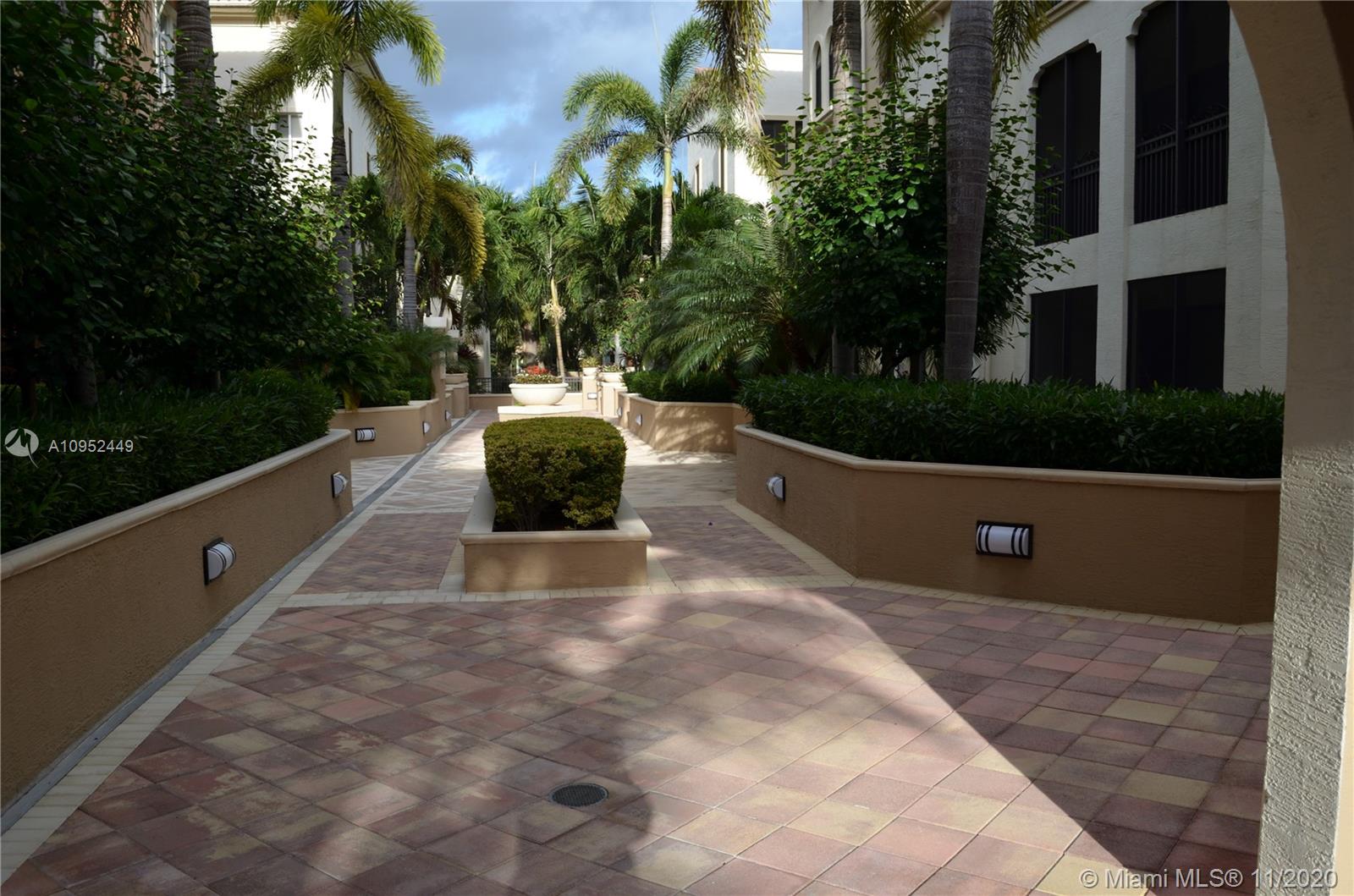 VILLA BARI CONDO - Residential