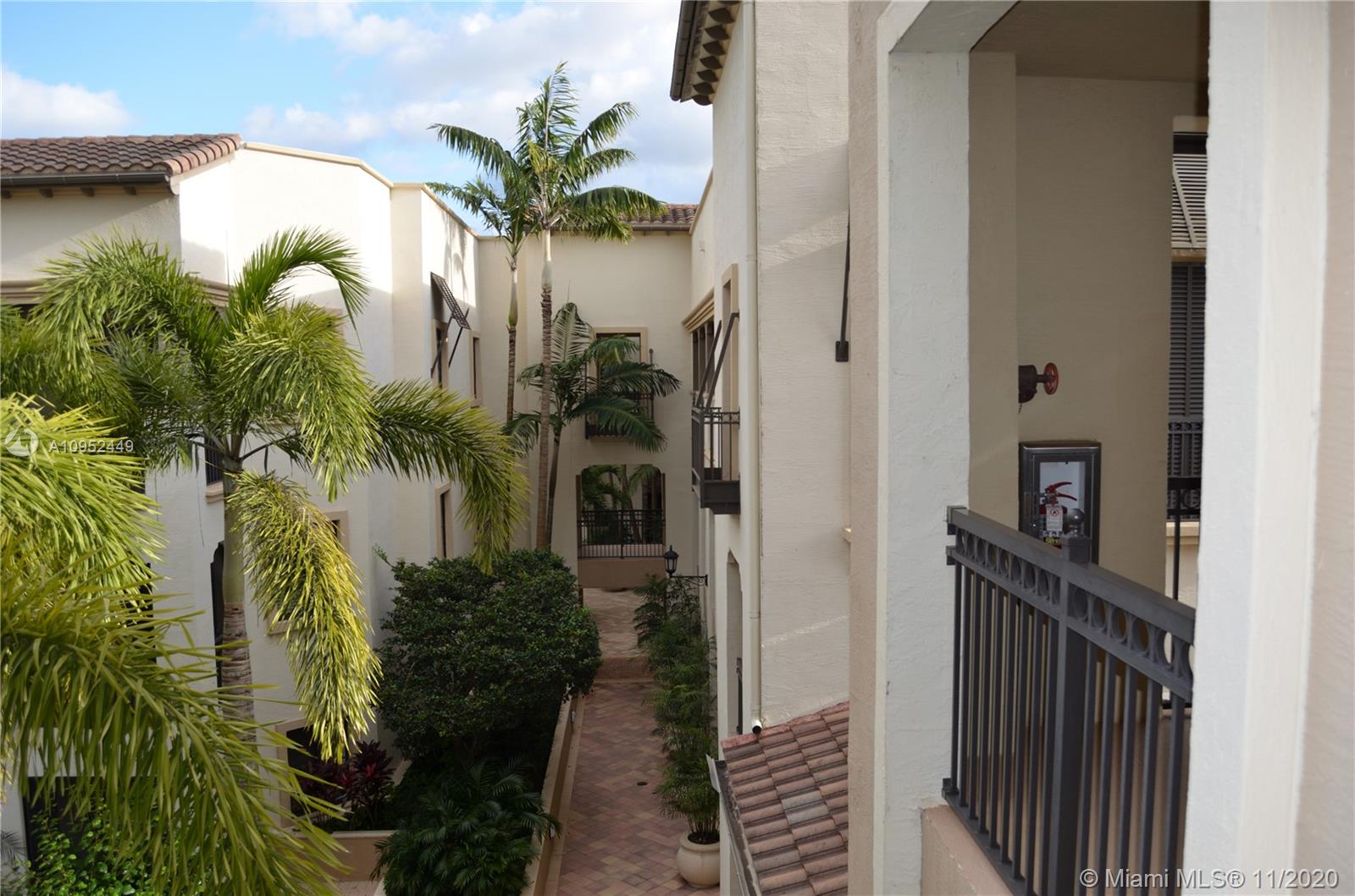 VILLA BARI CONDO - Residential