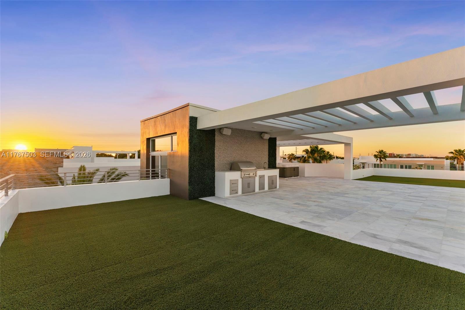 10561 NW 67th Ter 10561