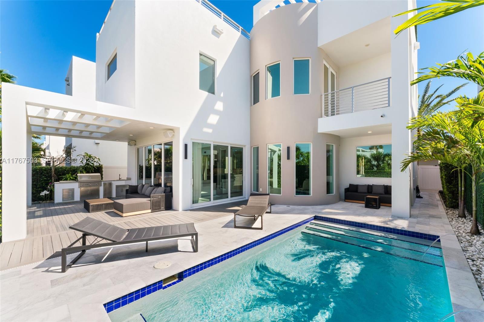 GRAND FLORIDIAN ESTATES - Residential Lease