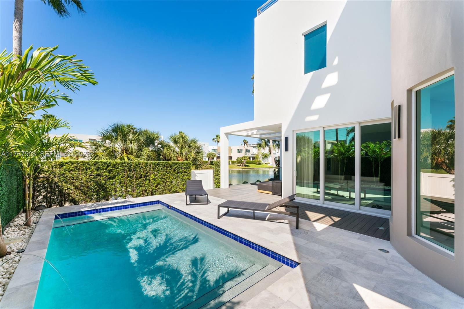 GRAND FLORIDIAN ESTATES - Residential Lease