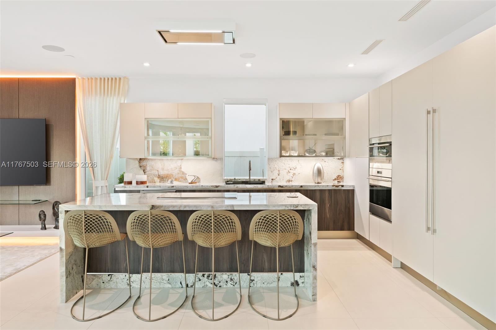 GRAND FLORIDIAN ESTATES - Residential Lease