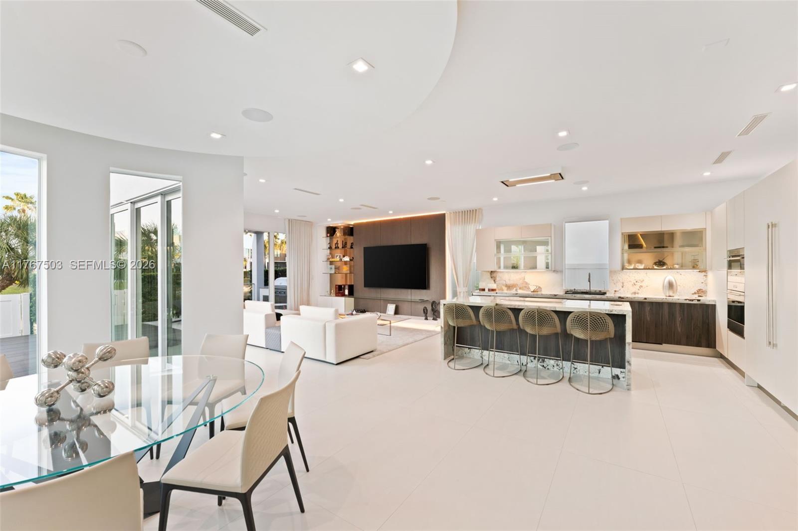 GRAND FLORIDIAN ESTATES - Residential Lease